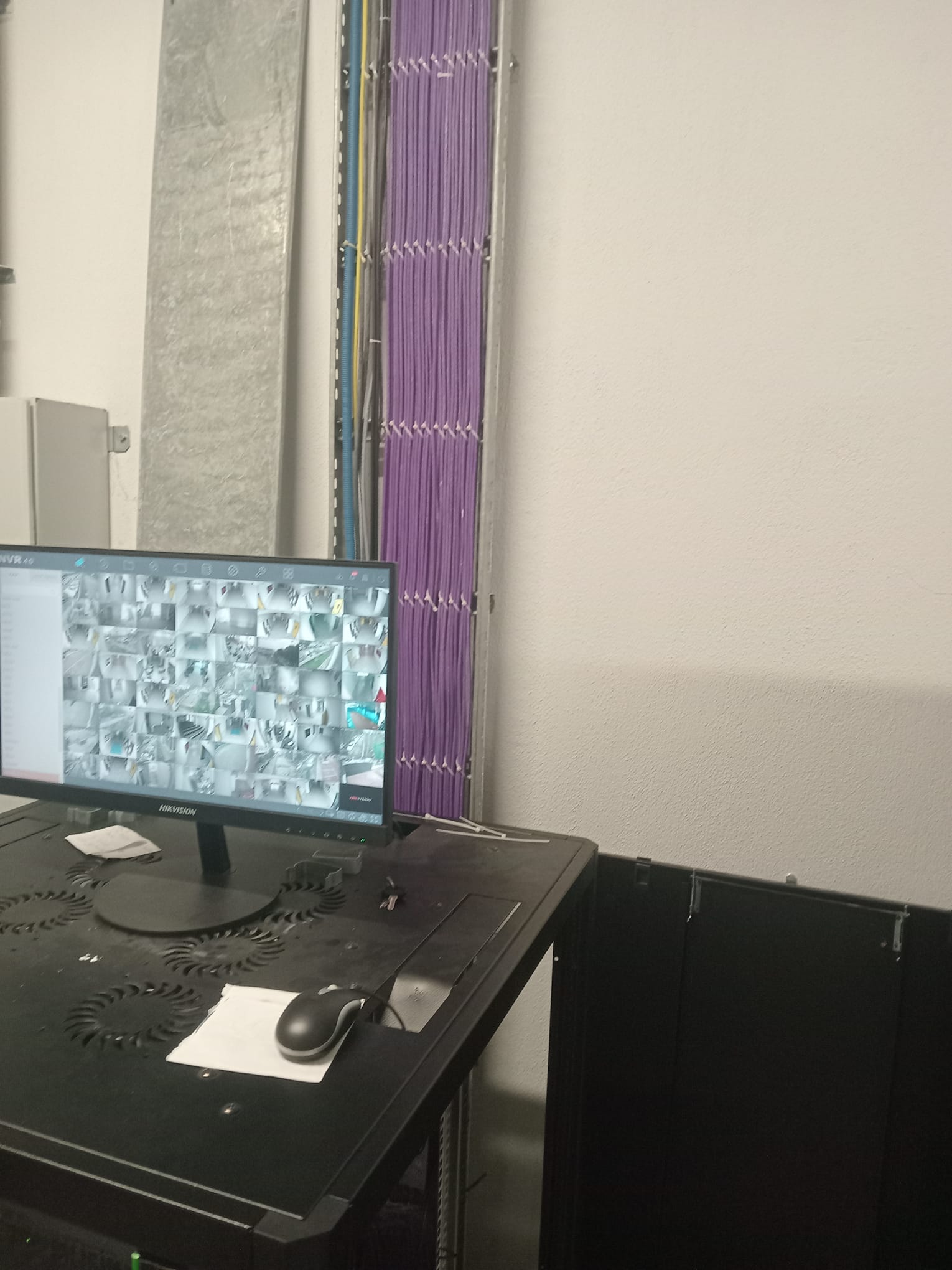 Alev Alatlı Anadolu Lisesi sistem odası — NVR izleme ekranı ve kamera görüntüleri, Buca / İzmir